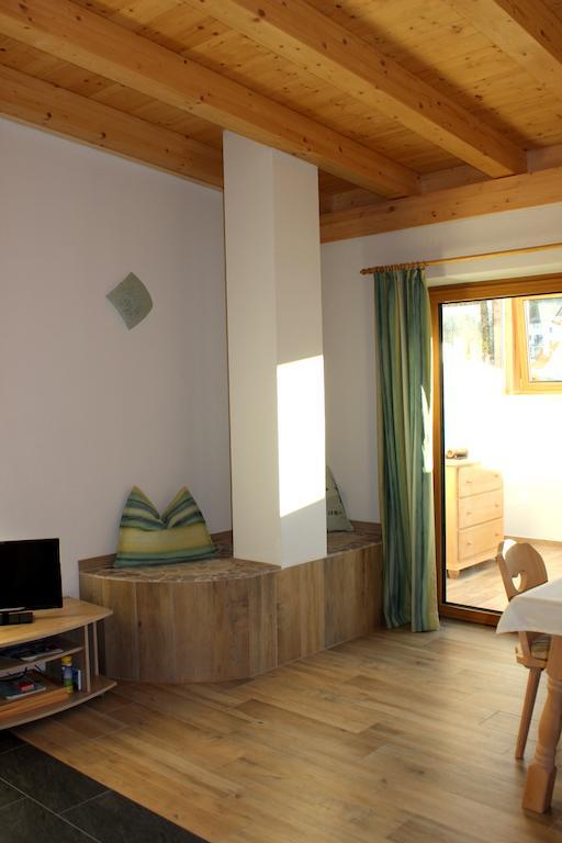 Schneiderhof Villa Oberperfuss Room photo